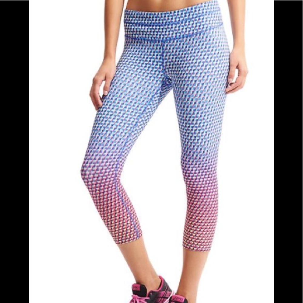 Athleta Vivid Sonar Capris - Size Small